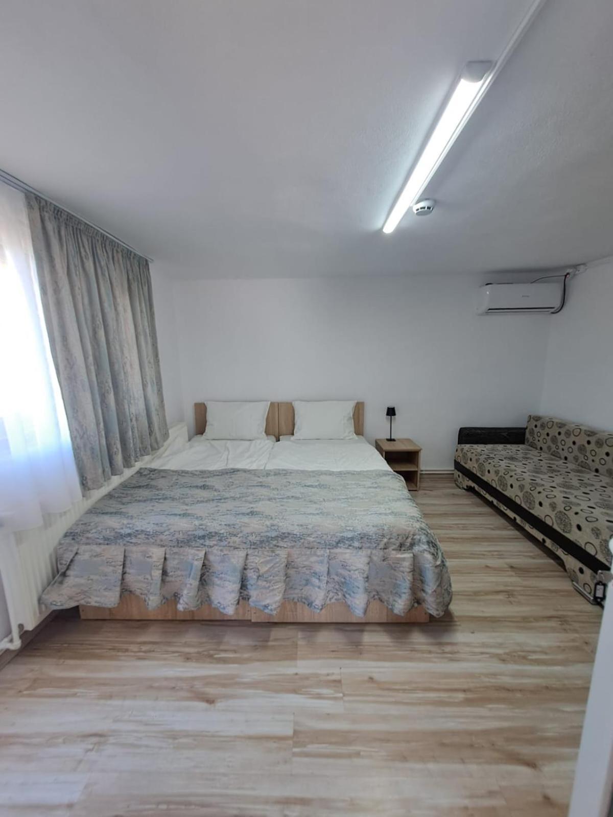 Отель Casa Sofia Тыргу-Жиу Экстерьер фото