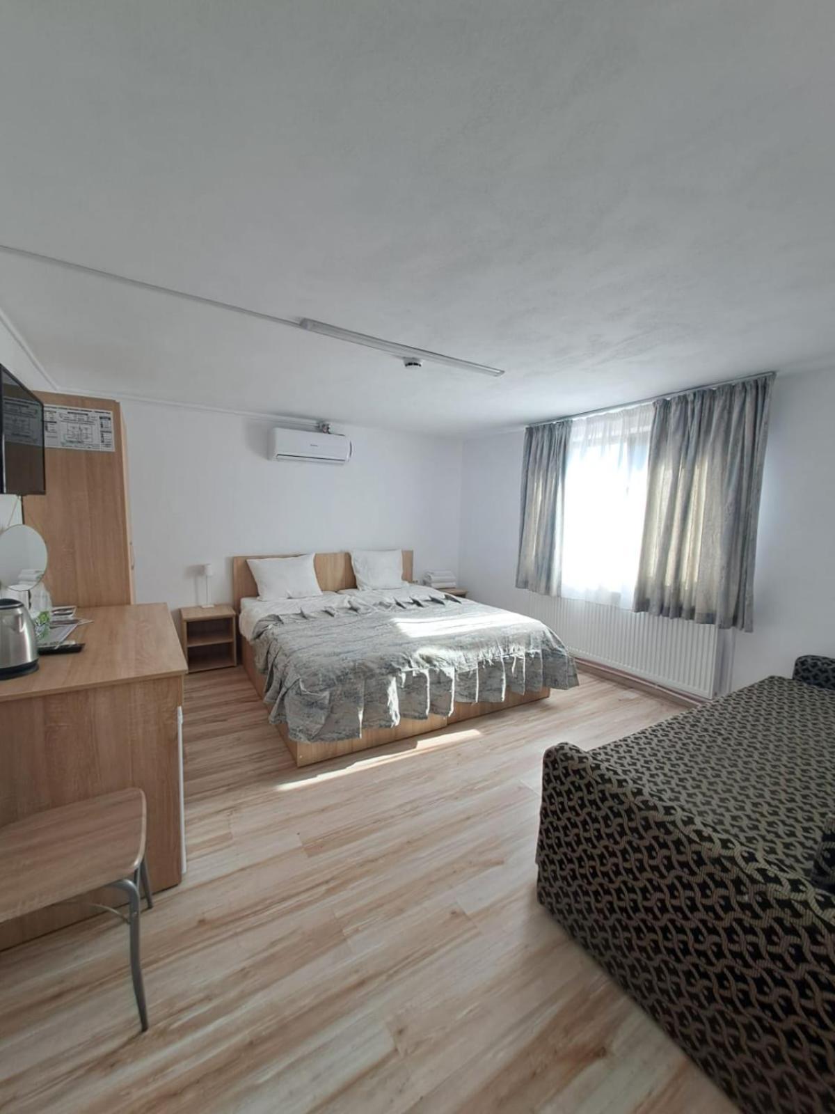 Отель Casa Sofia Тыргу-Жиу Экстерьер фото