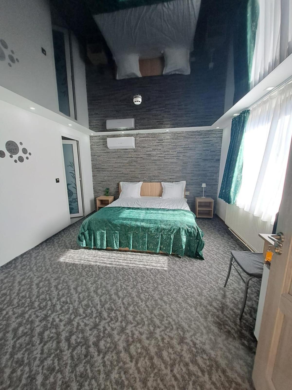 Отель Casa Sofia Тыргу-Жиу Экстерьер фото